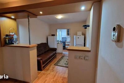 Apartament cu 3 camere decomandat în Craiovița Nouă - 6