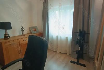 Vand apartament decomandat cu 3 camere, micro 16. - 1
