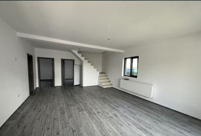 Casă individuală cu 5 camere cu Canalizare în Valu lui Traian - 2