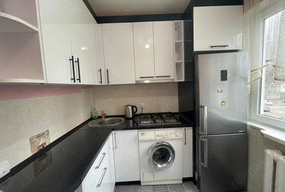 Apartament cu 3 camere în Bogdăneștilor