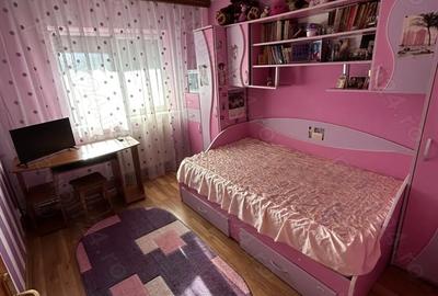 Apartament cu 4 camere decomandat în Central - 2