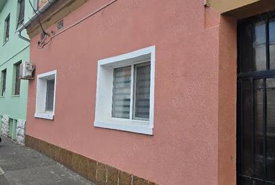Apartament cu 3 camere în Central - 1