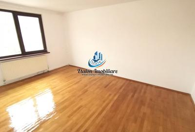 Apartament 3 camere etaj 4, cu pod, zona centrala Piatra Neamt - 9
