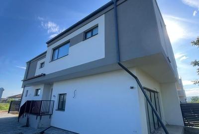 Casă cu 4 camere cu Teren 350 Mp în Jucu - 2