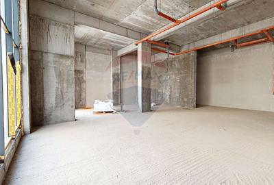 Spațiu comercial, de 139.89999389648 mp, în Exterior Vest - 13