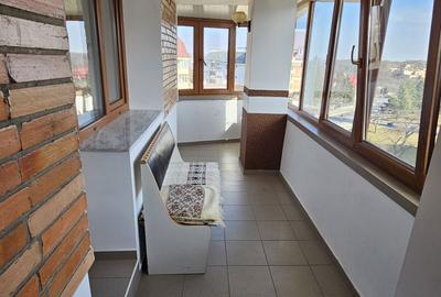 Apartament cu 3 camere semidecomandat în Ultracentral