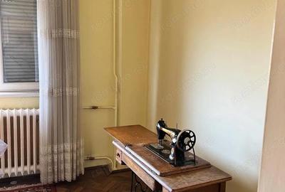 Apartament cu 3 camere decomandat în P-ța Unirii - 4