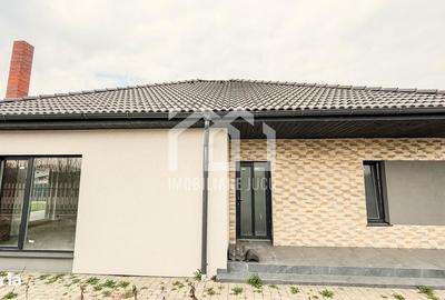 Casă cu 4 camere în Jucu - 1