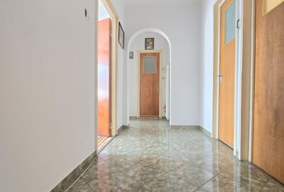 Dristor - Ramnicu Valcea, bloc 1980, 2 gr. sanitare - 16