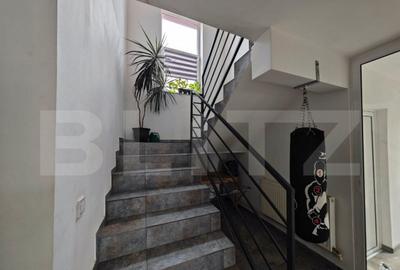 Casa de vanzare cu 5 camere, 180 mp, si 800 mp teren, zona T - 3