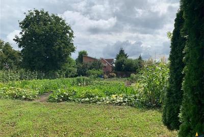 1.300mp teren intravilan,livada,utilitati,locatie premium:rezidential/comercial: - 2