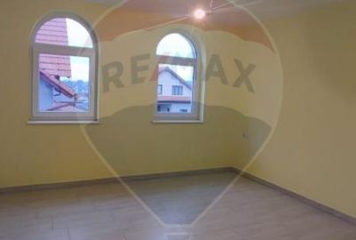 De inchiriat spatiu generos nerezidential la casa/mansarda zona Oncea - 17