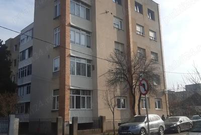 Vand apartament 4 camere