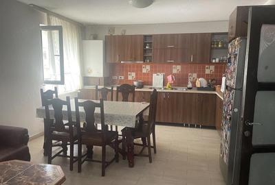 Casă cu Teren 300 Mp în Central