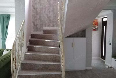 Casă cu 6 camere cu Teren 663 Mp în Crevedia - 1