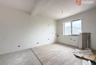 Casă cu 4 camere cu Teren 247 Mp în Săcălaz