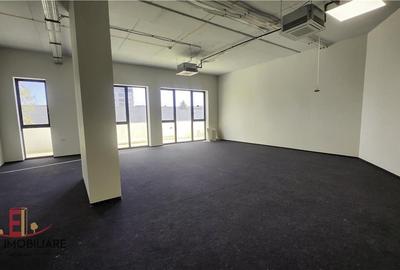 Spatiu comercial, birou, semicentral, 80 mp, cladire noua, parcare Spatiu comercial, birou, semicentral, 80 mp, cladire noua, parcare - 2