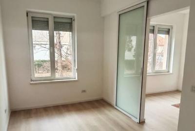 Apartament cu 3 camere semidecomandat în Centrul Civic - 2