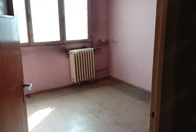 Apartament cu 3 camere semidecomandat în Rahova - 8