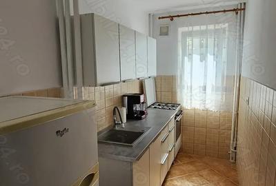 Apartament cu 2 camere semidecomandat în Podu Roș