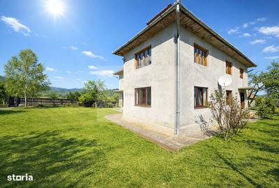 Casă cu 8 camere cu Teren 4851 Mp în Iara - 5