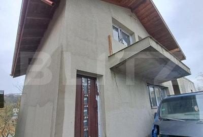 Casa la rosu 4 camere, 169mp, piata Pacurari - 3