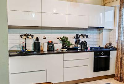 De vânzare – Apartament 3 camere decomandat, Micro 20 (Dunărea) - 1