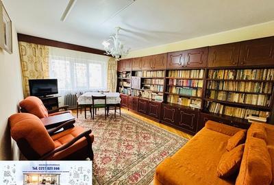 Apartament 3 camere, Piata Centrala - 1