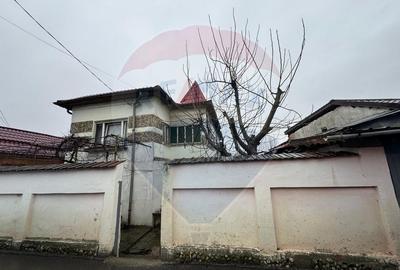 Casă cu 5 camere cu Teren 463 Mp în Bariera Vâlcii