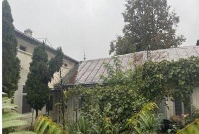 Casă cu 3 camere cu Teren 237 Mp în Central - 2