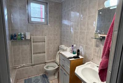 Casa + curte, pivni?a, garaj. - 1