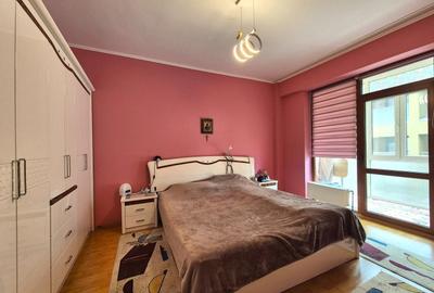 Apartament cu 3 camere decomandat în Tractorul - 17