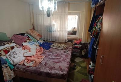 Apartament cu 4 camere decomandat în Sărari - 6