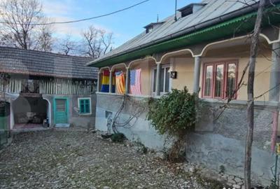 Casă cu 2 camere cu Teren 1110 Mp în Bezdead - 6