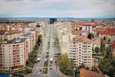 Apartament cu 2 camere si balcon in zona Cedonia - 1