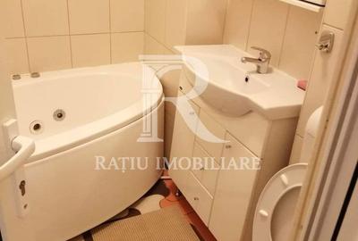 Garsonieră în Decebal - 2