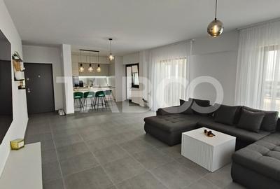 Penthouse cu 4 camere decomandat, mobilat în Sebeș