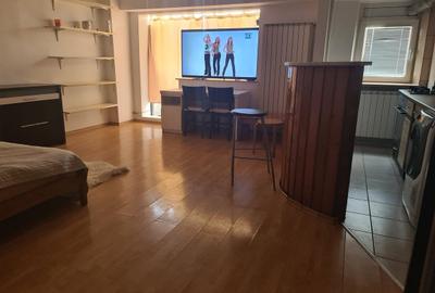 Garsonieră semidecomandată, mobilată în Vitan Mall - 1