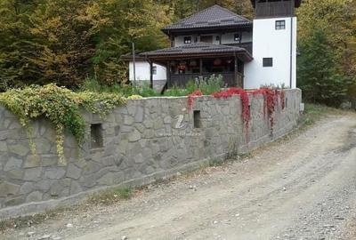 Casă cu 4 camere cu Teren 700 Mp în Sărata - 1