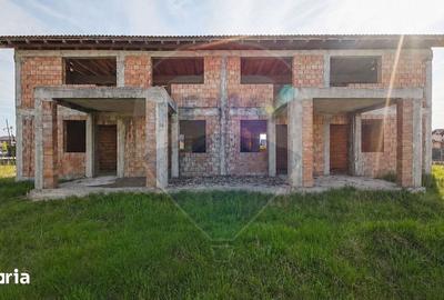 Casă cu 6 camere cu Teren 462 Mp în Sânpetru - 2