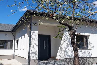 Casă individuală cu 3 camere cu Teren 300 Mp în Lacul Morii - 1