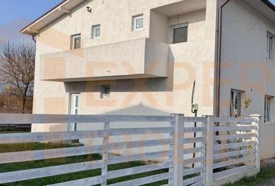 Casă cu 4 camere cu Canalizare în Valu lui Traian