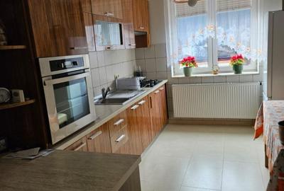 Apartament cu 3 camere decomandat în Central - 1