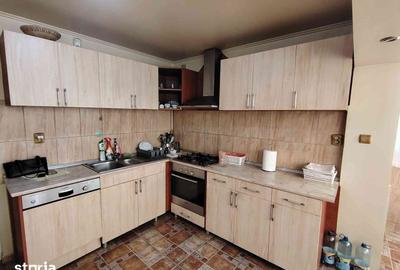 Apartament cu 3 camere decomandat în Micro 11 - 16