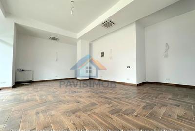 Spațiu comercial, de 64 mp, în Tractorul - 4