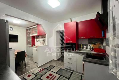 Doua apartamente la curte comuna,zona Traian - 5