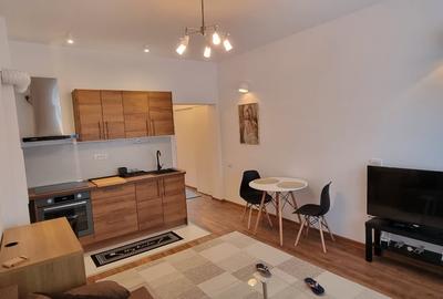 Ap. 2 camere, in Peninsula zona Cazino, termen lung. Renovat integral. - 3