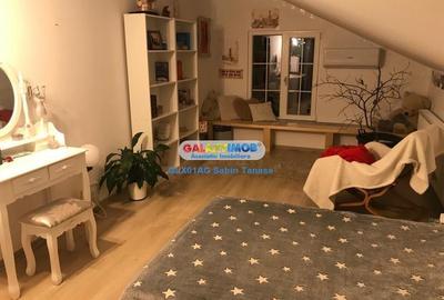 Apartament cu 3 camere semidecomandat în Trivale
