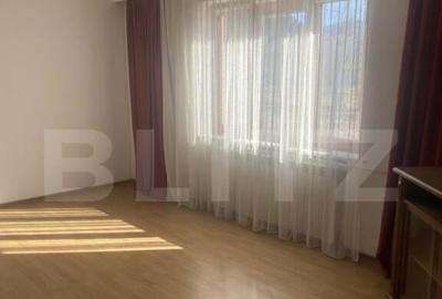 Casă cu 7 camere cu Teren 2000 Mp în Central - 8