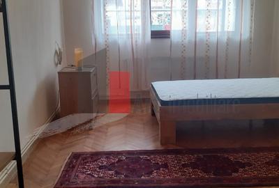 Casă individuală cu 3 camere cu Canalizare în 1 Mai - 1